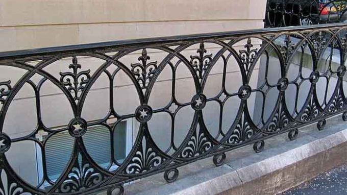 New Modern Steel Railing Design